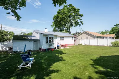 2707 Gull Avenue, Medford, NY 11763 - Photo 17