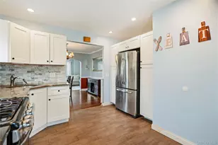 49 Devon St, Malverne, NY 11565 - Photo 11