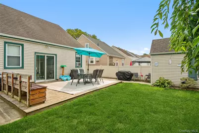 49 Devon Street, Malverne, NY 11565 - Photo 21