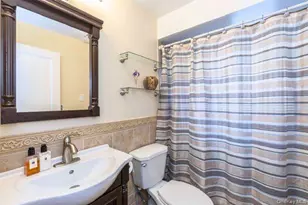 33 Michael Ln, New Hyde Park, NY 11040 - Photo 13