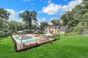 4 Jason Ct, Dix Hills, NY 11746 - Photo 27