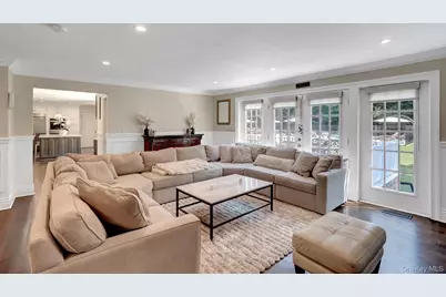 4 Jason Court, Dix Hills, NY 11746 - Photo 9