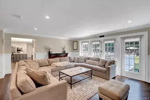 4 Jason Ct, Dix Hills, NY 11746 - Photo 9