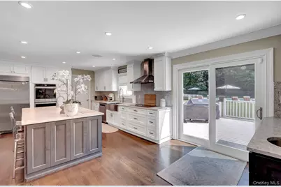 4 Jason Court, Dix Hills, NY 11746 - Photo 11