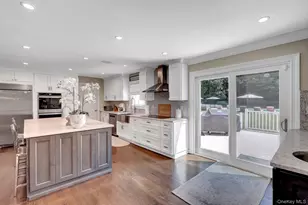 4 Jason Ct, Dix Hills, NY 11746 - Photo 11