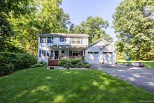 141 Fire Ln, Wading River, NY 11792 - Photo 3