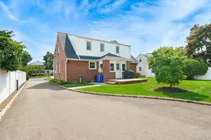 228 Vancott Ave, Farmingdale, NY 11735 - Photo 5