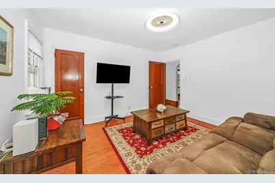 228 Van Cott Avenue, Farmingdale, NY 11735 - Photo 19