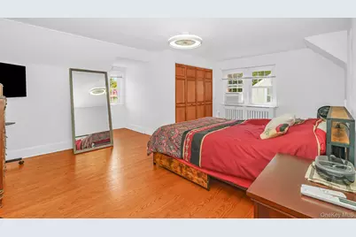 228 Van Cott Avenue, Farmingdale, NY 11735 - Photo 33