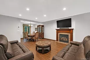 5 Cranberry Ln, Plainview, NY 11803 - Photo 7