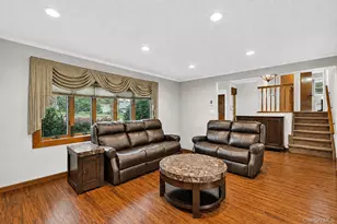 5 Cranberry Ln, Plainview, NY 11803 - Photo 5