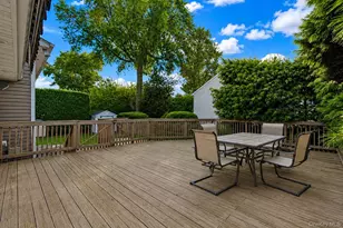 5 Cranberry Ln, Plainview, NY 11803 - Photo 25