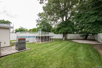 1135 Ruth Place, North Bellmore, NY 11710 - Photo 17