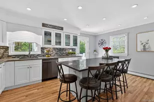 15 Bergen Ct, Huntington Station, NY 11746 - Photo 9
