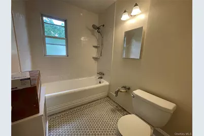 5 Titus Road #2, Glen Cove, NY 11542 - Photo 9