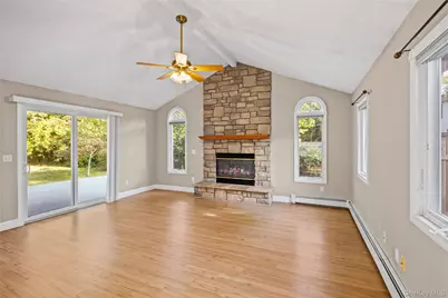 797 Waverly Avenue, Holtsville, NY 11742 - Photo 17
