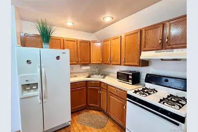 177-45 Meadow Road #2nd Floor, Jamaica, NY 11434 - Photo 5