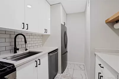 151-25 88th Street #4E, Howard Beach, NY 11414 - Photo 3