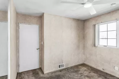 8 Gerhard Road, Plainview, NY 11803 - Photo 19