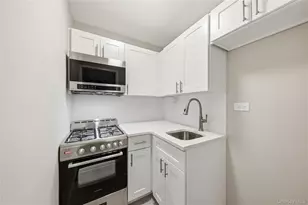 310 E 70th St, New York, NY 10021 - Photo 11