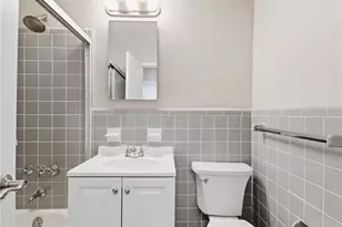 310 E 70th St, New York, NY 10021 - Photo 13