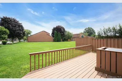 121 Scarlett Drive, Commack, NY 11725 - Photo 33