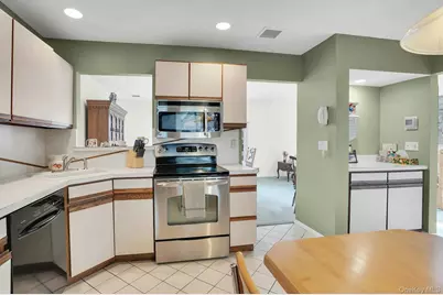 121 Scarlett Drive, Commack, NY 11725 - Photo 15