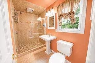 8 Old Orchard Ct, Rocky Point, NY 11778 - Photo 19