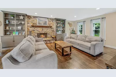 8 Old Orchard Court, Rocky Point, NY 11778 - Photo 5
