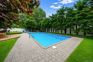 8 Old Orchard Ct, Rocky Point, NY 11778 - Photo 3