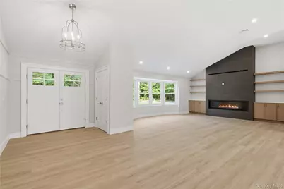 128 Bay Avenue, Huntington, NY 11743 - Photo 5