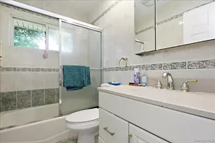 64 Bridle Ln, Hicksville, NY 11801 - Photo 13