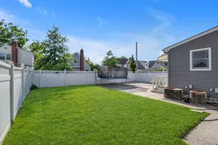 78-14 271st St, New Hyde Park, NY 11040 - Photo 19