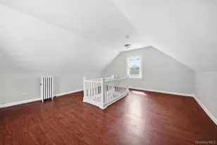 115-35 197th St, Saint Albans, NY 11412 - Photo 17