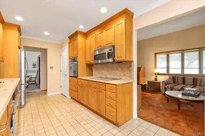 20 Lillian Street, Port Jefferson, NY 11776 - Photo 7