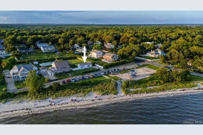 7 Laura Lee Drive, Center Moriches, NY 11934 - Photo 17