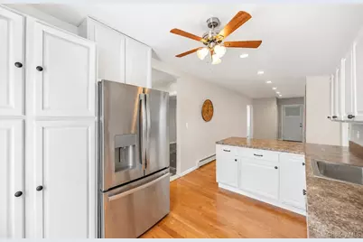 65 Hawthorne Avenue, West Babylon, NY 11704 - Photo 21