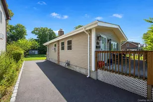 65 Hawthorne Ave, West Babylon, NY 11704 - Photo 5
