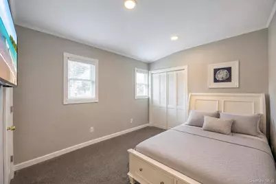 65 Hawthorne Avenue, West Babylon, NY 11704 - Photo 25