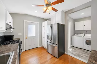 65 Hawthorne Avenue, West Babylon, NY 11704 - Photo 19