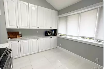 95 Irving Avenue, Freeport, NY 11520 - Photo 15