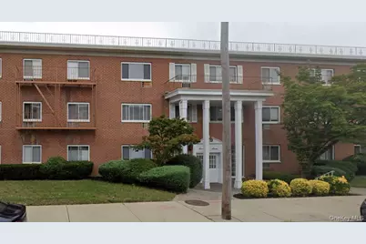 77 Lenox Road #2B, Rockville Centre, NY 11570 - Photo 1