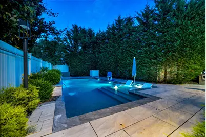 1125 Little Whaleneck Road, Merrick, NY 11566 - Photo 5