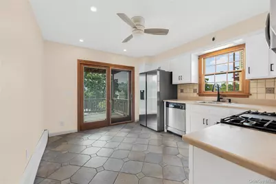 99 Clarendon Avenue, Yonkers, NY 10701 - Photo 9