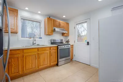 8 Loran Court, Nanuet, NY 10954 - Photo 7