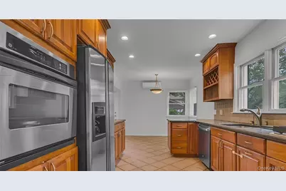 136 Lee Road, Garden City, NY 11530 - Photo 5