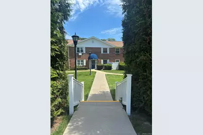460 Old Town Road #26M, Port Jefferson Station, NY 11776 - Photo 5
