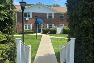 460 Old Town Rd, Port Jefferson Station, NY 11776 - Photo 5