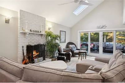 25 Blue Jay Way, East Hampton, NY 11937 - Photo 5