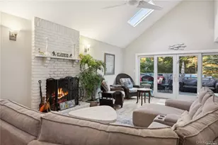 25 Blue Jay Way, East Hampton, NY 11937 - Photo 5